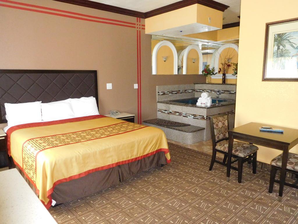 Diamond Motel 2*