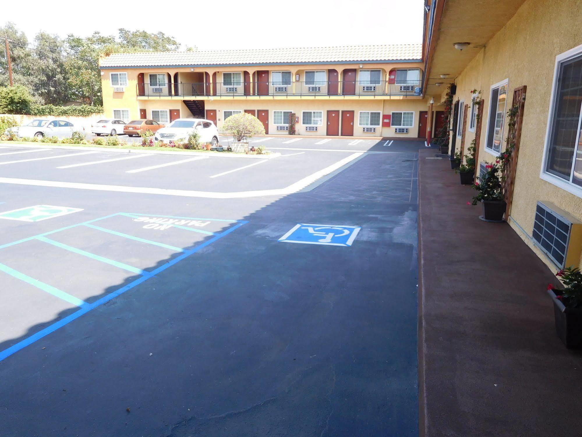 Diamond Motel